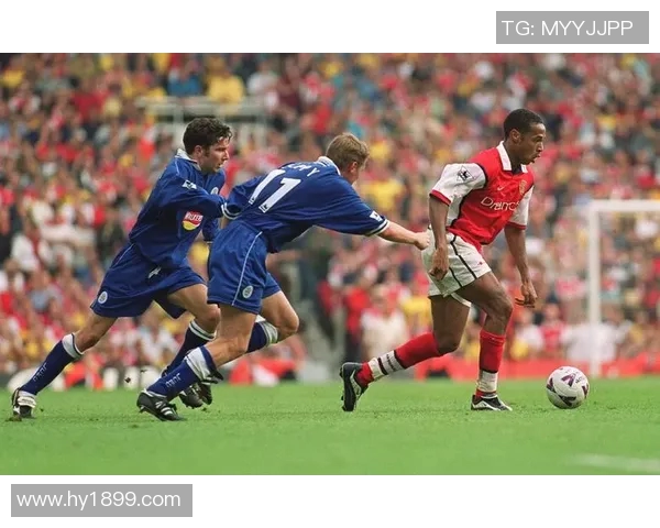 杨伟专访:从绿茵场到人生舞台的足球旅程回顾与思考 杨伟专访:从绿茵场到人生舞台的足球旅程回顾与思考