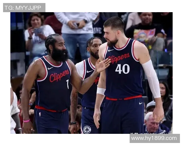 快船与尼克斯对决分析：球队状态战术特点及胜负关键因素探讨